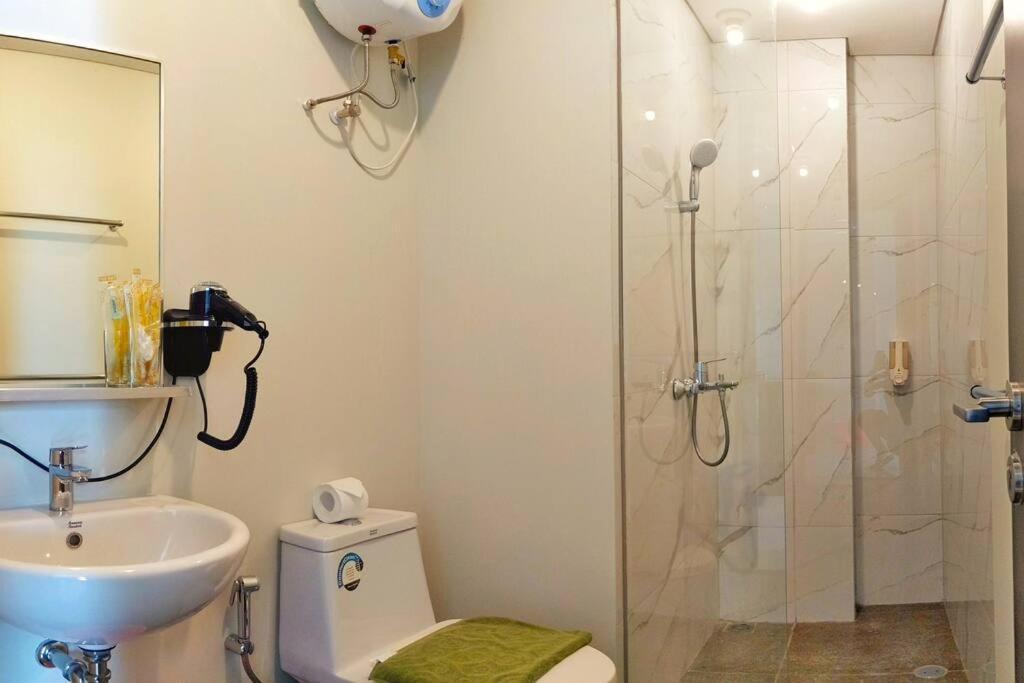 Batam Lovina 8-Ad At One Residence מראה חיצוני תמונה